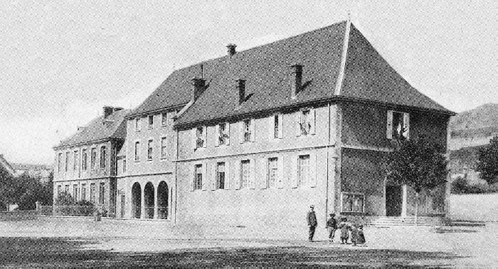 photo de l'cole des Capucins avant 1950