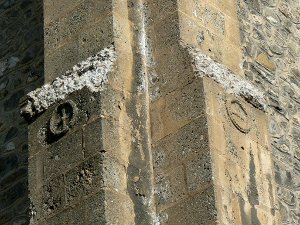 les piliers d'angle en mauvais tat