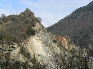 c'est la roche de Cognet qui soutient arrte la moraine