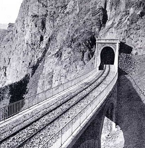 l'entre du tunnel en 1897